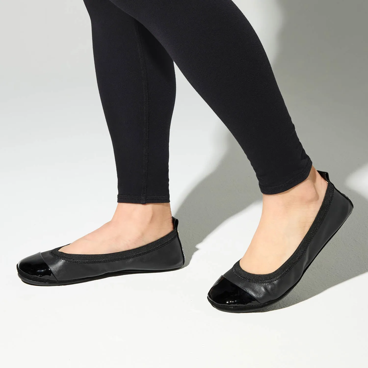 Samantha Foldable Ballet Flat in Black Leather